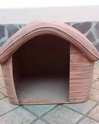 Cuccia in plastica per cani.