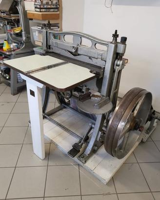 Cordonatrice - embossing - macchina da legatoria