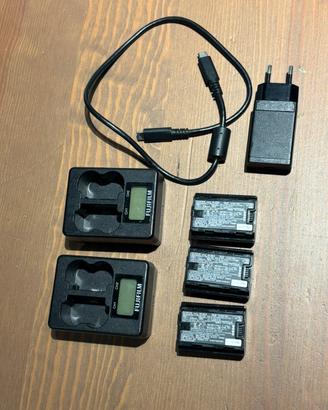 Kit energia Fujifilm:  3batterie + 2caricabatterie