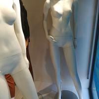 manichini uomo e donna