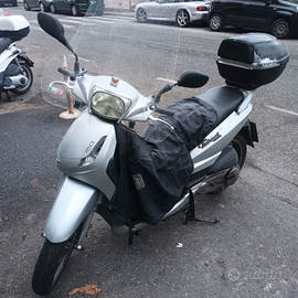 Peugeot tweet 150 2014