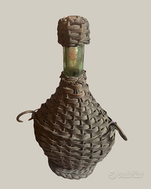 Damigiana in vetro con rivestimento in vimini