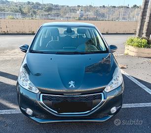 Peugeot 208 - 2013