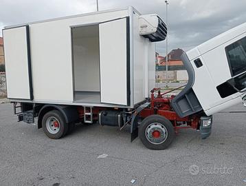 Camion isotermico con cella frigo - come nuovo