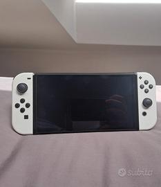 Nintendo Switch OLED Bianca