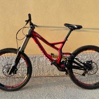 Bicicletta Downhill SPECIALIZED