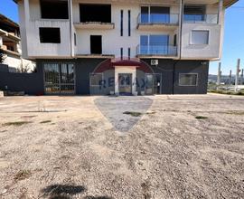 Locale Commerciale - Apice