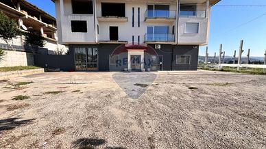 Locale Commerciale - Apice