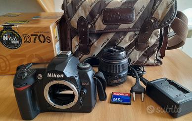 Fotocamera reflex digitale Nikon D70s