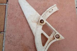 Aprilia Tuareg  plastiche pinza  freno posteriore
