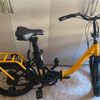 Bicicletta elettrica pieghevole