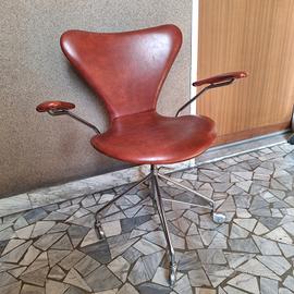 Sedia da ufficio Seven 3217 design Jacobsen Hansen