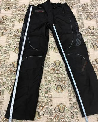 Pantaloni moto