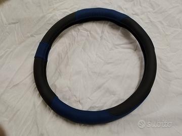 COPRIVOLANTE AUTO  NERO AZZURRO