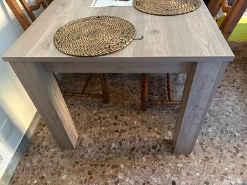 tavolo allungabile mondo convenienza e 6 sedie