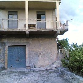 Terreno con fabbricato rurale