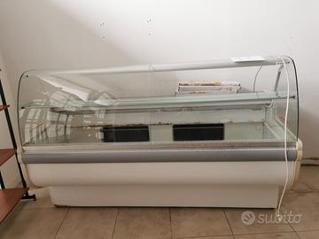 Banco frigo per negozi o associazioni