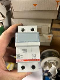 Portafusibile sezionatore 2P fusibili tipo F