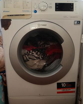 Lavatrice Indesit 9kg.