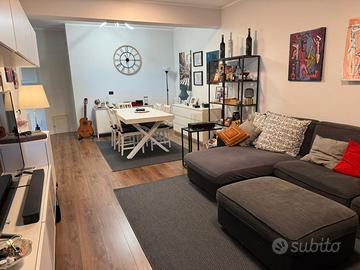 01 Acitrezza bilocale arredato con terrazzo