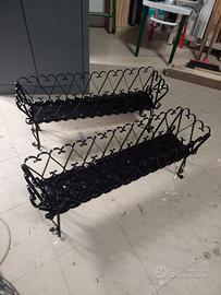 coppia  di fioriere in ferro battuto 