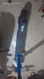 Monopattino elettrico adulto Aprilia Tuareg 