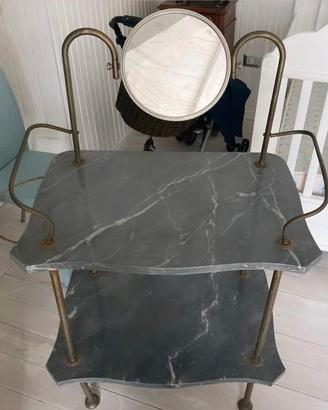 Toilette in marmo e ottone del 900