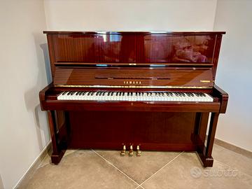 Pianoforte Yamaha U1 121cm revisionato a Nuovo