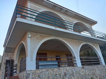 Villetta Altavilla milicia con terrazza