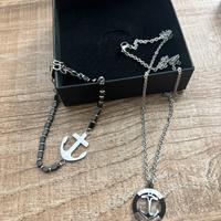 Bracciali +collana+portachiavi