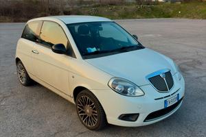 Lancia y Diva 69cv 2011 1.2 benzina