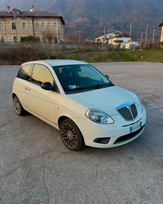 Lancia y Diva 69cv 2011 1.2 benzina