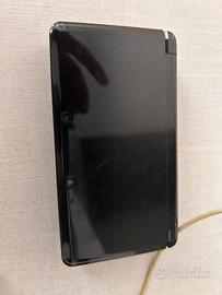 Nintendo 3DS nera,piu base di ricarica