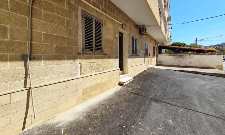 Bilocale al piano rialzato, Gallipoli