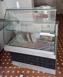 2 Vetrinette, caldo e freddo + Freezer a Pozzo