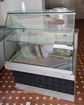 2 Vetrinette, caldo e freddo + Freezer a Pozzo