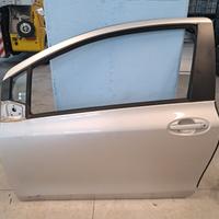 Porta anteriore sx Toyota Yaris 2° 1.3 B del 2007