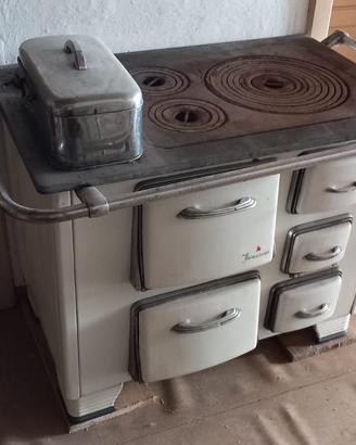 Cucina economica a legna