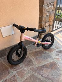 BALANCE BIKE marca GIANT
