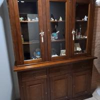 credenza in stile con alzata 