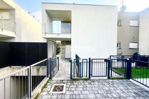 NUOVA MODERNA VILLA IN CONTESTO MODERNO