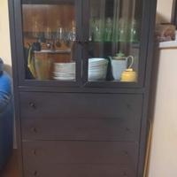 cassettiera con vetrinetta per soggiorno o cucina