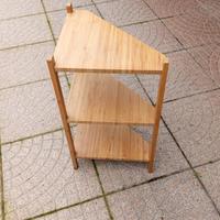 mobiletto angolare in legno