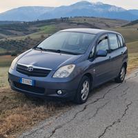 Toyota corolla verso d4d del 2003