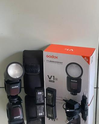Godox V1-N per nikon  2 batterie come nuovo