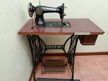vecchia macchina da cucire a pedale Singer 