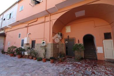 2 LOCALI A CASAGIOVE