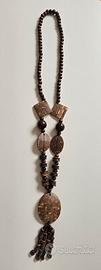 Collana lunga con semi e cocco