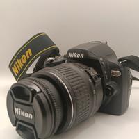 Nikon D40x con obiettivo. Come nuova. 