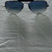 Occhiali Ray-Ban modello blu Capri